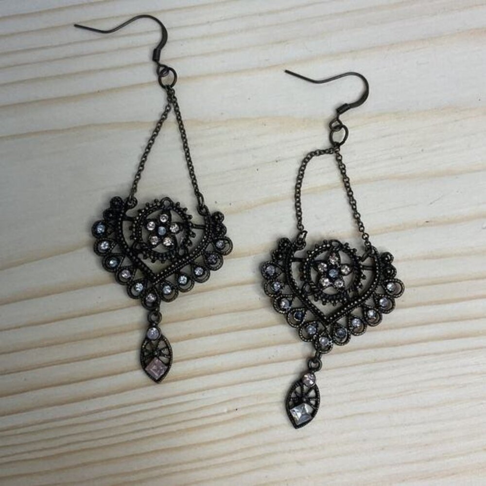 Vintage earrings gunmetal black chandelier heart shape shoulder dusters - Picture 4 of 4
